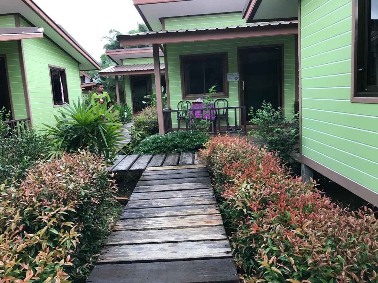 Khao Sok Blue Mountain Hotel Khao Sok National Park Exterior photo